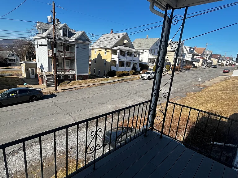 417 Smith St #2 — Photo 4