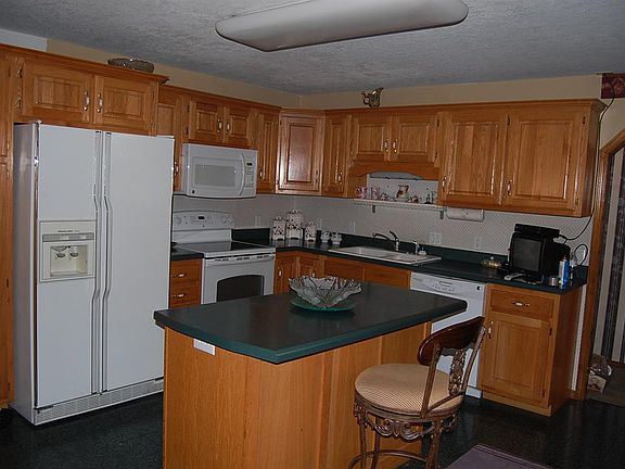 4th image of 183 Harrison Ln
