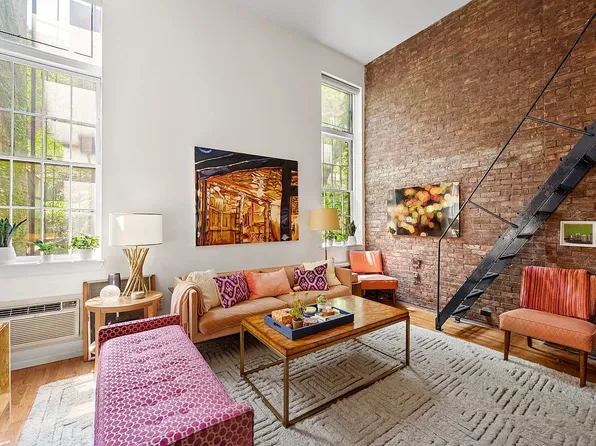 100 W 15th St APT 2A, New York, NY 10011