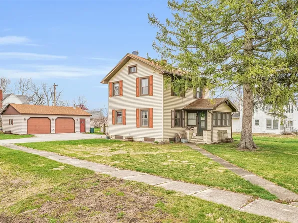 200 N Franklin St, Sibley, IL 61773