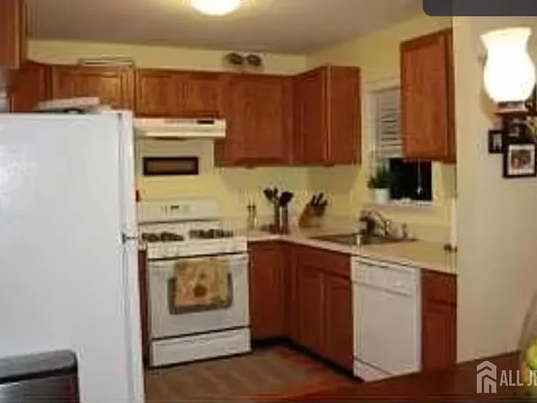 36B-36 Henry St #B — Photo 5