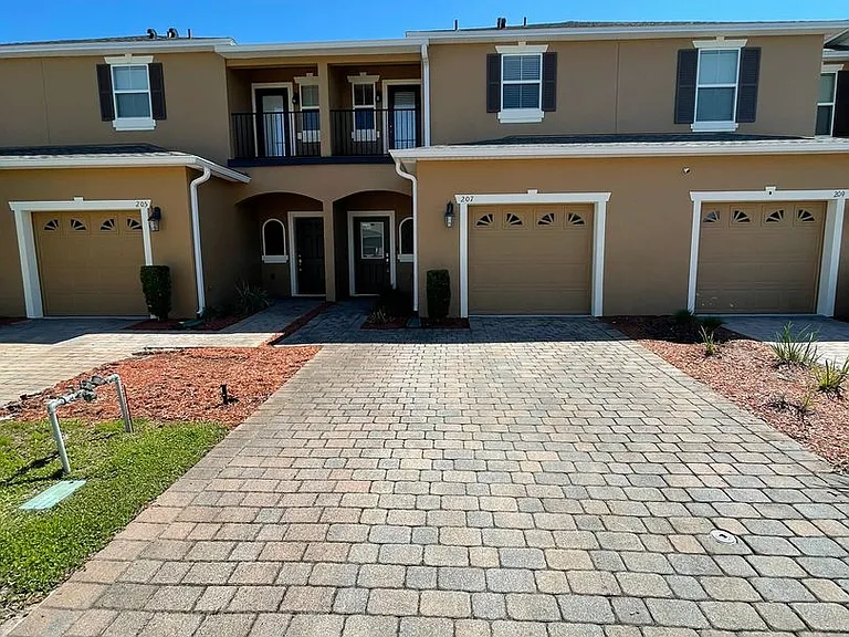 207 Wentworth Grande Dr — Photo 1