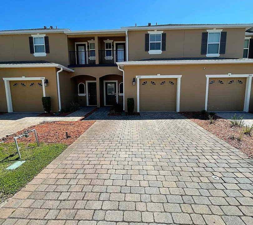 207 Wentworth Grande Dr