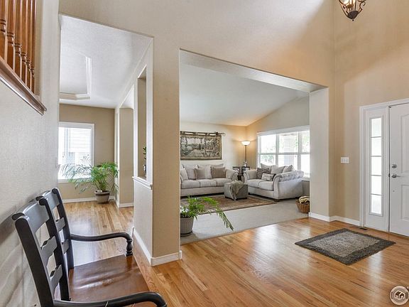 Entryway & Living Room