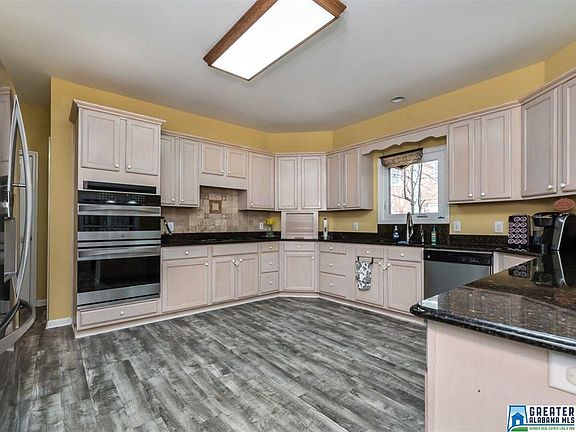 5th image of 132 Emerald Lake Dr