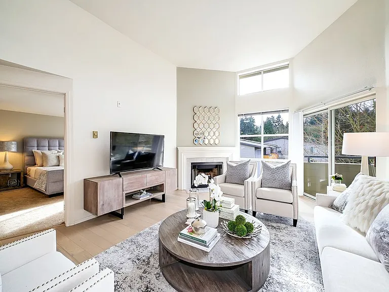 424 102nd Ave SE #308 — Photo 3