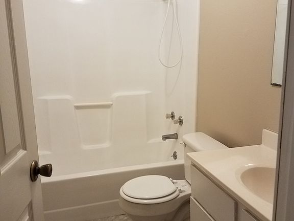 5th image of 1871 Esther Dr APT 2