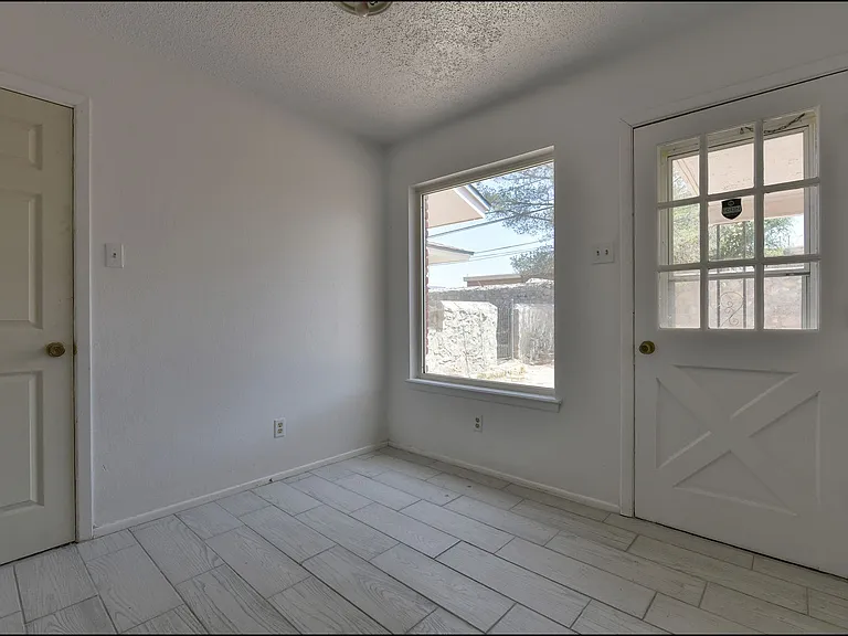 6913 Pamlico Dr — Photo 10