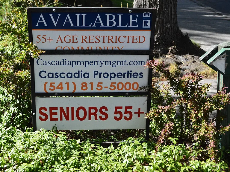 1085 NE Purcell Blvd #1-4 — Photo 23