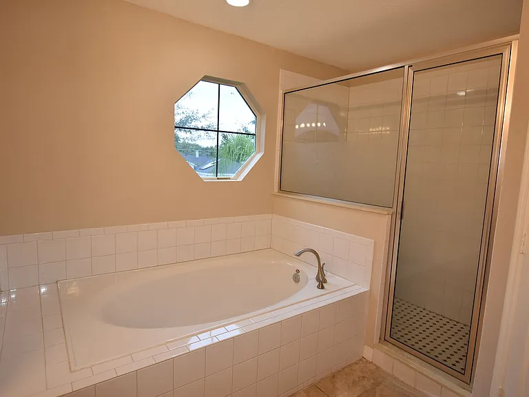 527 Bristol Cir — Photo 17