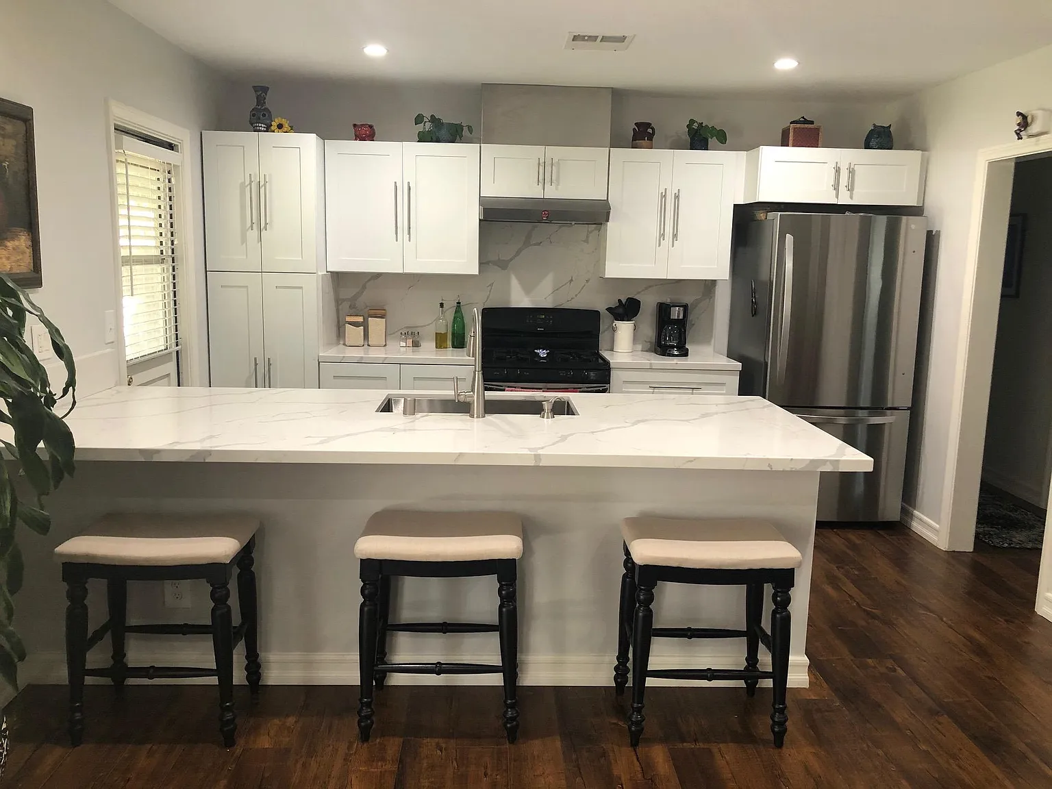 3 bed, 1570 sqft, $4,200 — Photo 1