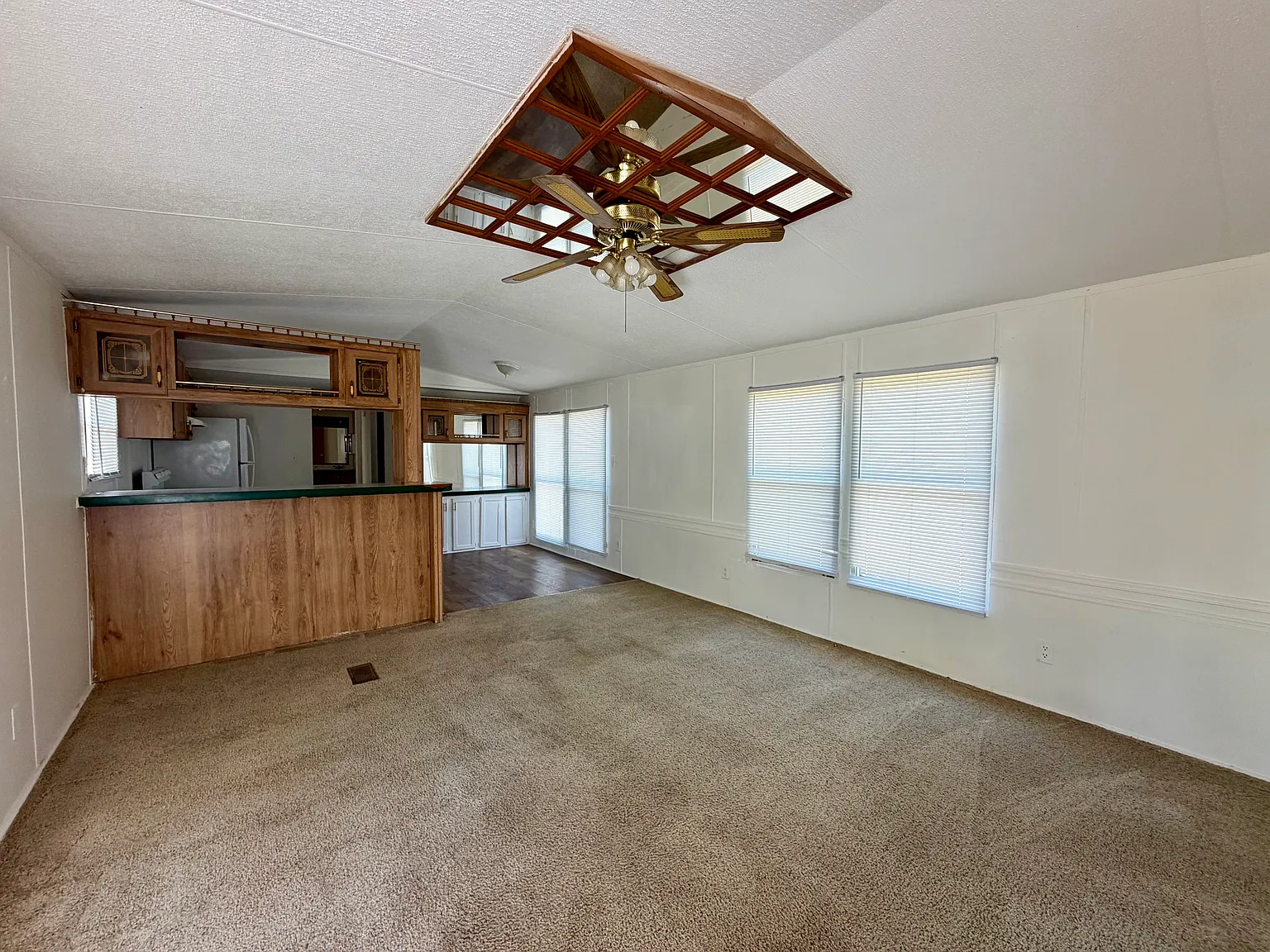 3 bed, $995 — Photo 3