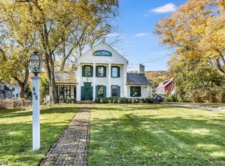 641 Ridgewood Rd, Maplewood, NJ 07040