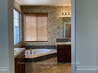 4820 Ocean Ln, Elk Grove, CA 95757