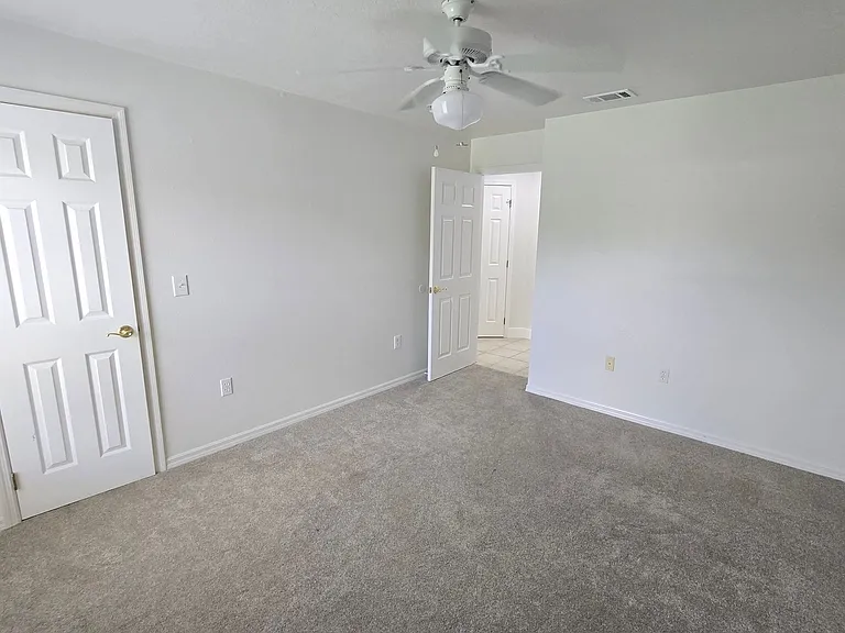 104 Charles Dr — Photo 11