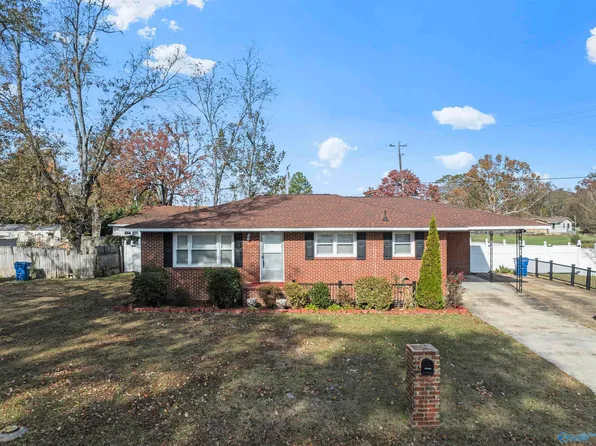 614 Barnes St, Albertville, AL 35950