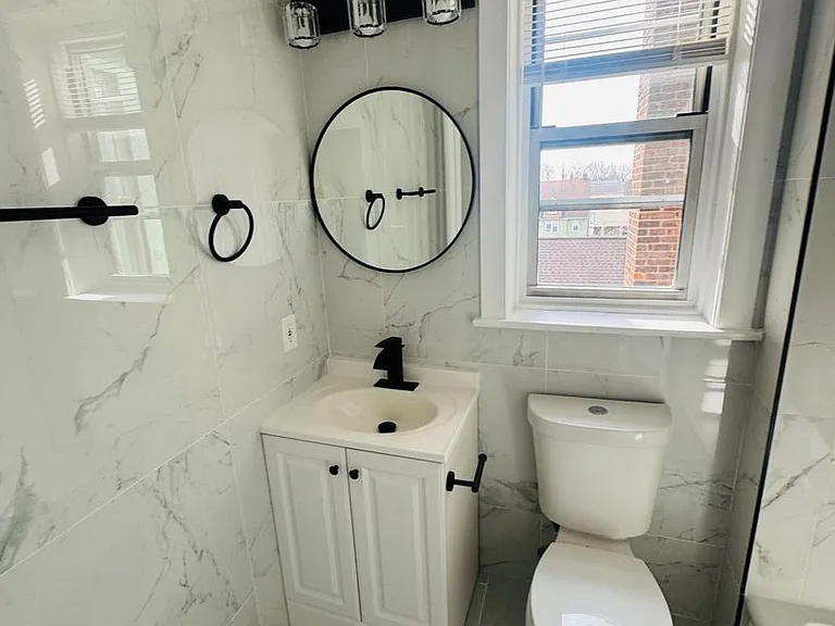 863 Avenue C — Photo 6
