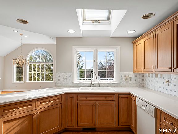 3rd image of 30 Currituck Road