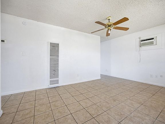 4th image of 202 Forest St