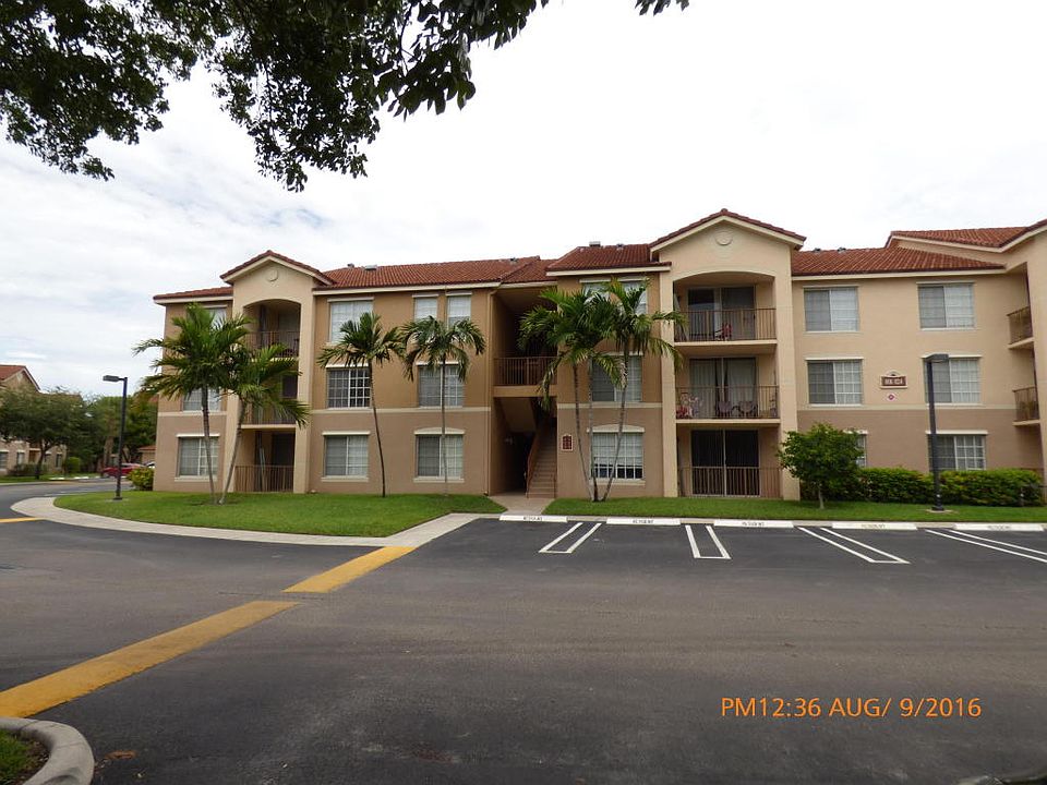 1st image of 803 Villa Cir