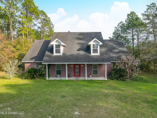 15218 Dobson Rd, Diberville, MS 39540
