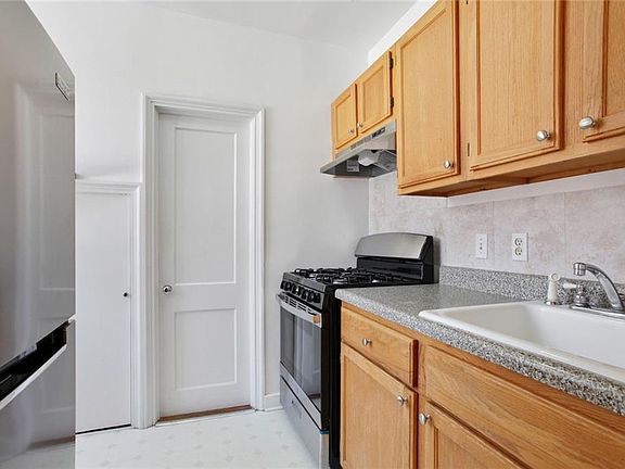 5th image of 1033 Ursulines Ave