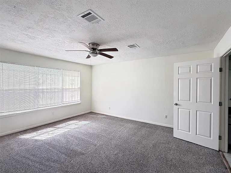 10106 Pear Limb Dr — Photo 12