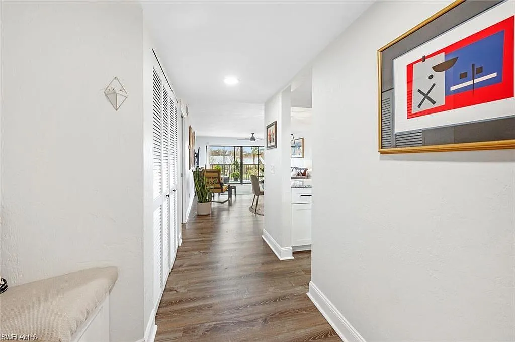 2 bed, 2.0 bath, 1200 sqft, $2,700 — Photo 3