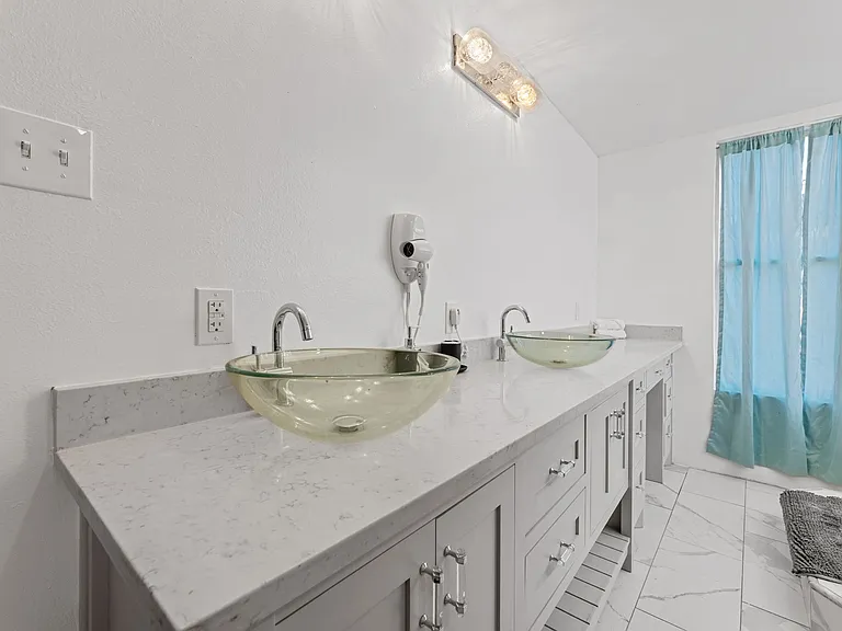 4203 Philmont Ave — Photo 40