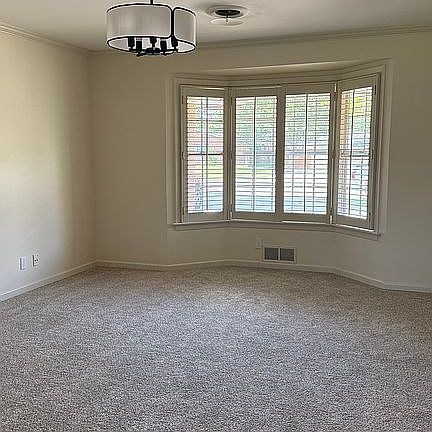3rd image of 5017 Erik Ave