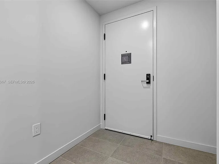 121 NE 5th St #712B — Photo 3