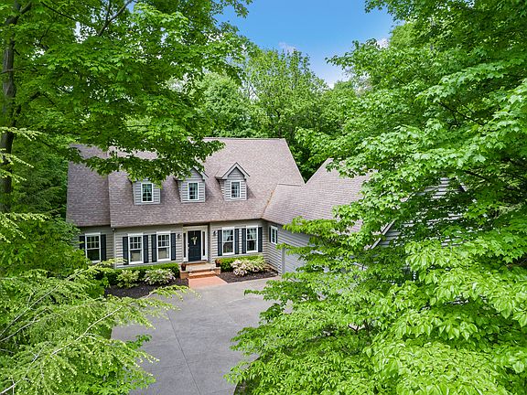 4th image of 1326 Stratford Woods Dr