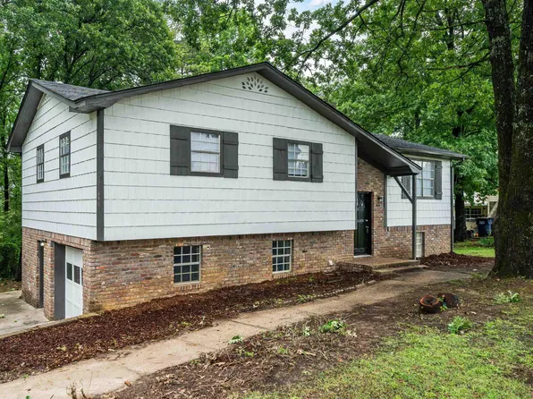 1275 Glenridge Ln, Bessemer, AL 35022