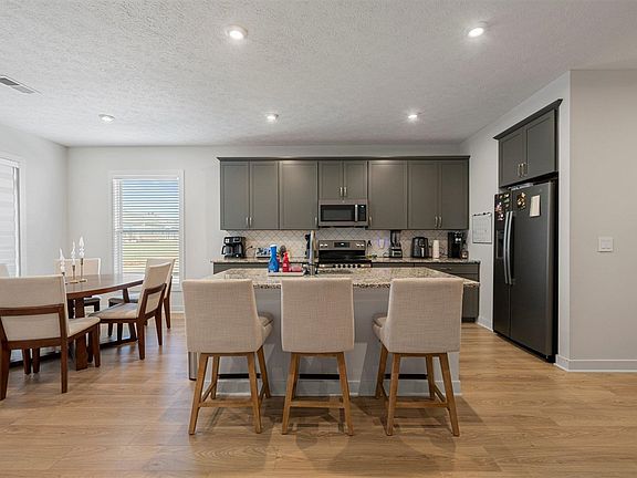 5th image of 788 Lily St #1