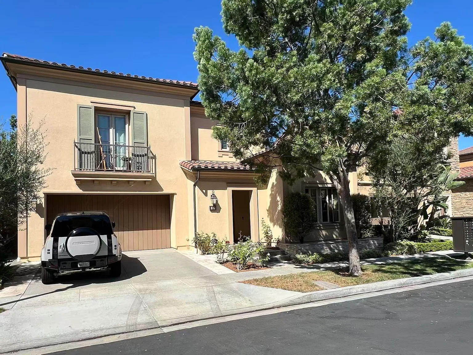 4 bed, 2459 sqft, $7,000 — Photo 2