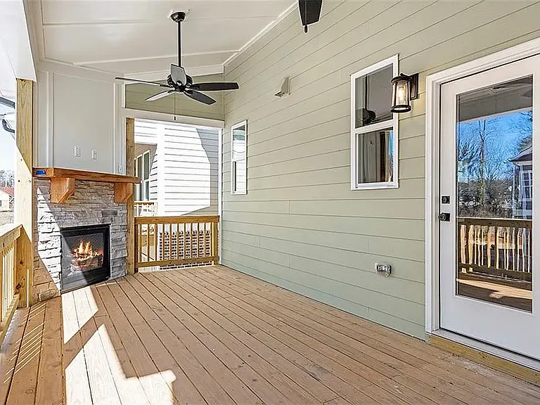 160 Palm St — Photo 3