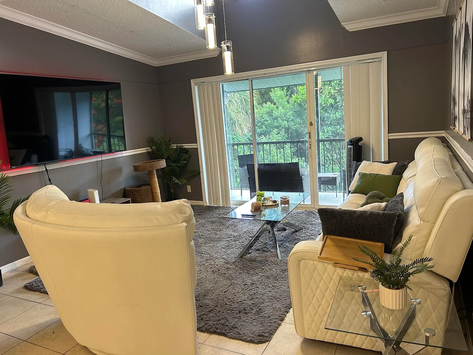 2 bed, 2.0 bath, 1064 sqft, $2,100 — Photo 2