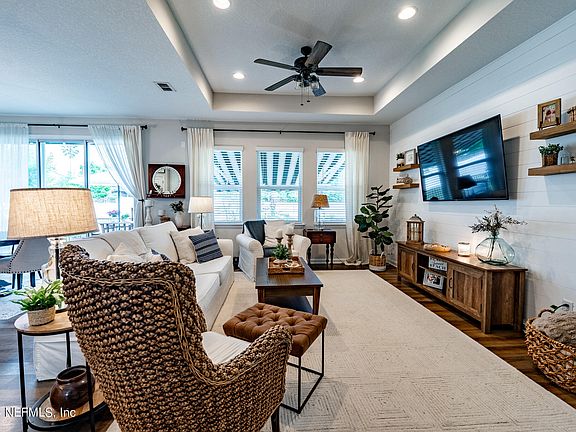 5th image of 405 MARSH COVE Drive
