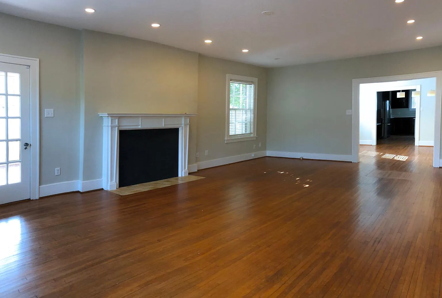 1915 Kavanaugh Blvd — Photo 3