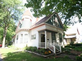 632 Jackson St, Green Bay, WI 54301