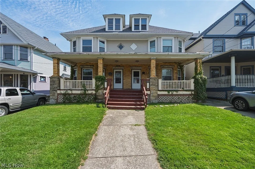 3 bed, $1,700 — Photo 1