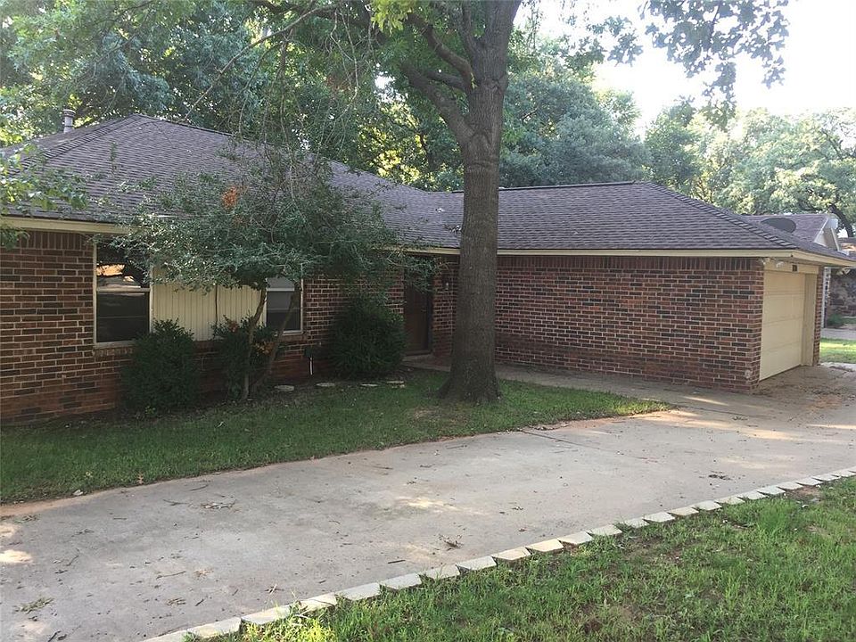 1st image of 1800 Pine Oak Dr