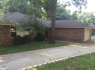 1800 Pine Oak Dr, Edmond, OK 73013