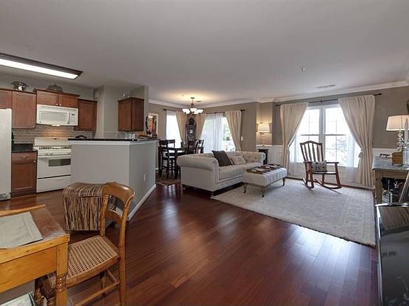 3rd image of 12872 Fair Briar Ln