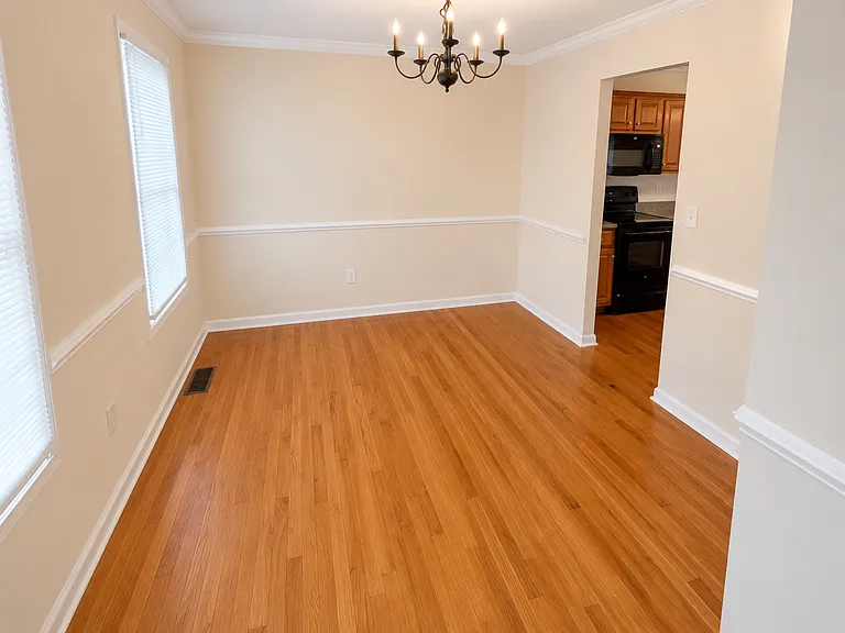 202 Heartwood Xing — Photo 4
