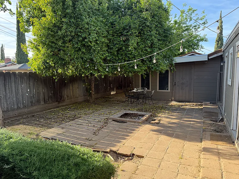 W Dovewood Ln — Photo 16