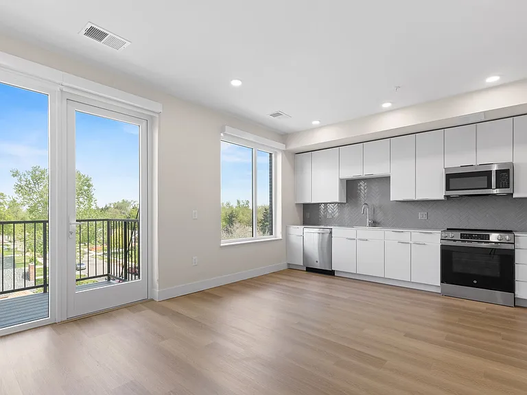 Frameline Apartments — Photo 19