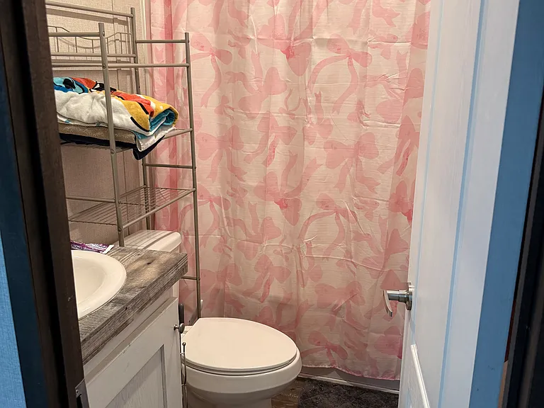 114 Linda Ln — Photo 3