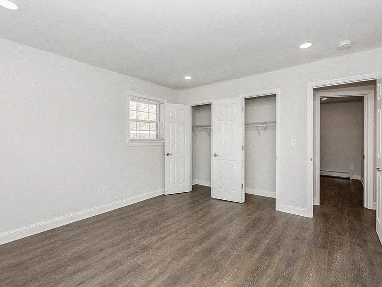 Bayberry Gardens Apartments — Photo 4