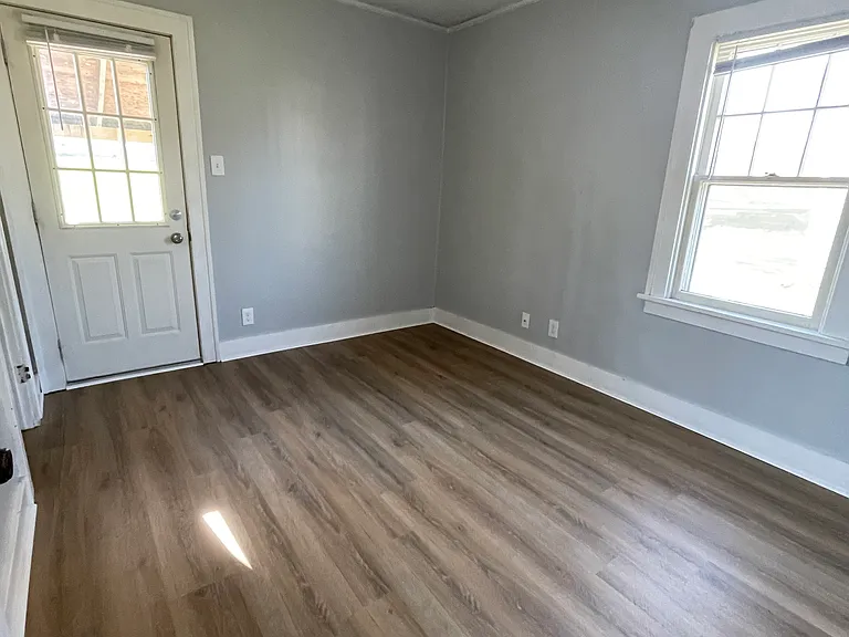 217 Dotson Dr — Photo 9